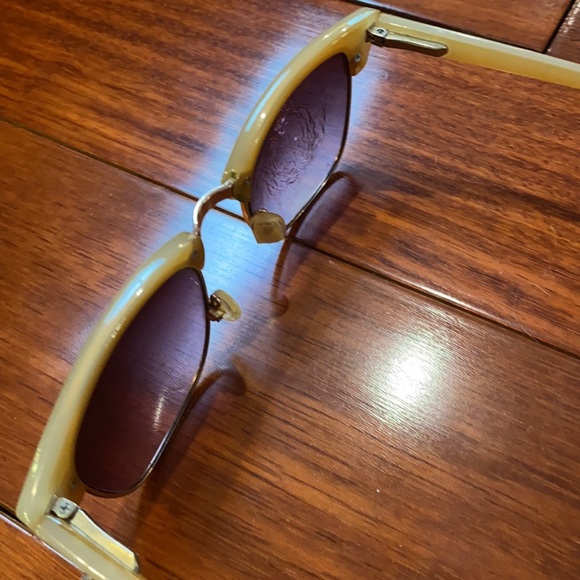 5 for $20! Abercrombie and Fitch Sunglasses - Picture 5 of 6